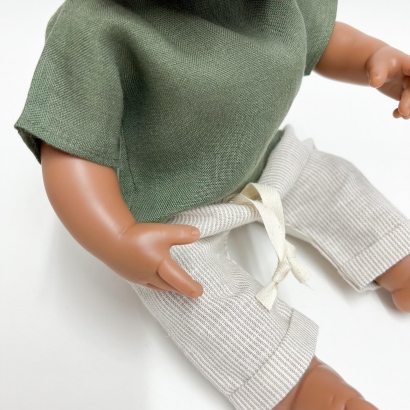 Zestaw lniany, zielona bluzka i spodnie w paski dla lalki Miniland 38cm i Paola Reina
